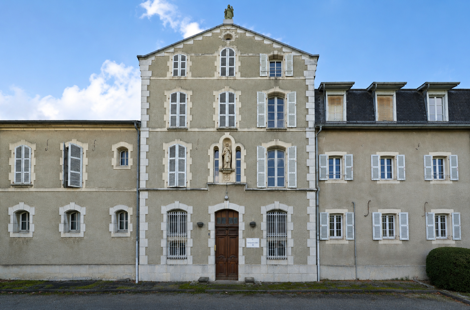 Our Mother House at Cantaous Entrance